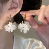 گوشواره گل نگین دار آویز کد 399-2